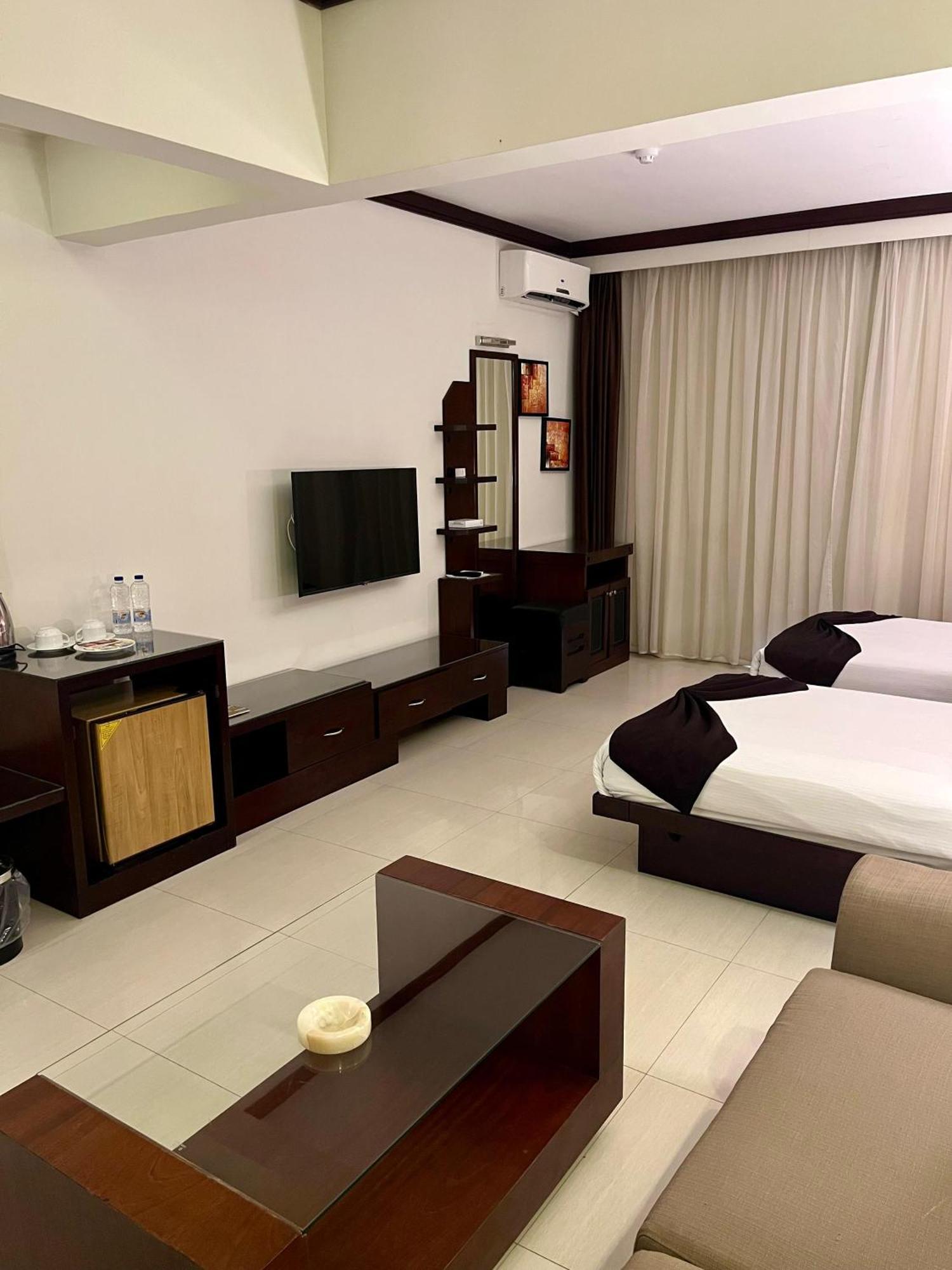Panacea Suites Hotel 보르그 엘 아랍 외부 사진