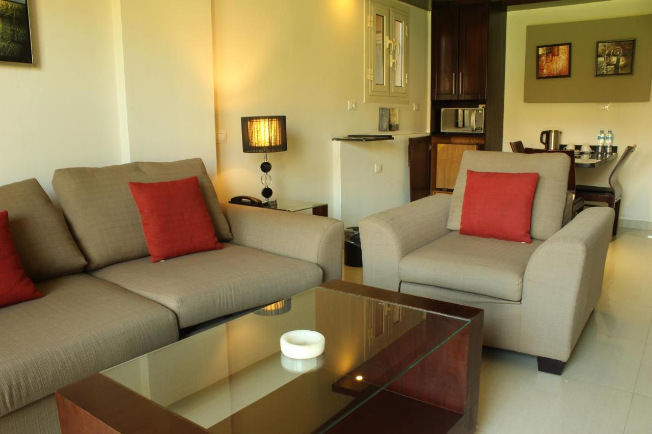 Panacea Suites Hotel 보르그 엘 아랍 외부 사진
